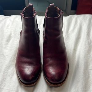 Kork -Ease Burgundy Chelsea Boots. Size 9